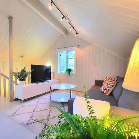 Mercury House, Cathedral View ! Free Parking ! *