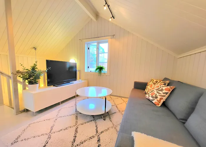 Mercury House, Cathedral View ! Free Parking ! *