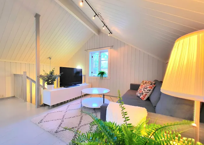 Mercury House, Cathedral View ! Free Parking ! *