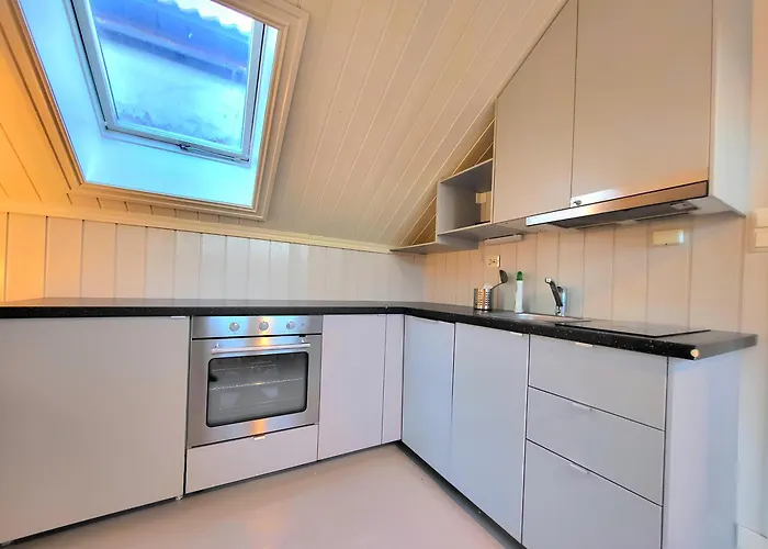 Mercury House, Cathedral View ! Free Parking ! Дом отдыха