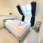 Mercury House, Cathedral View ! Free Parking !