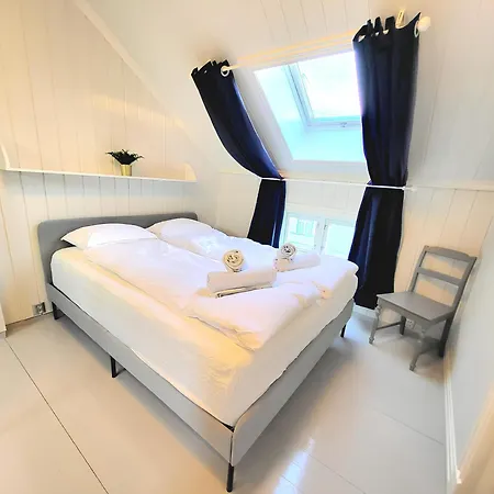 Mercury House, Cathedral View ! Free Parking !